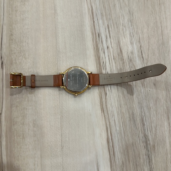 Kate spade watch white mother-of-pearl dial and genuine leather band. - Picture 3 of 3